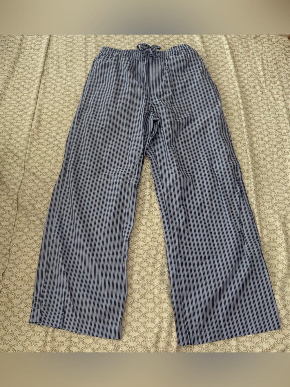 H&M Blue and White Striped Drawstring Lounge Pants size M
